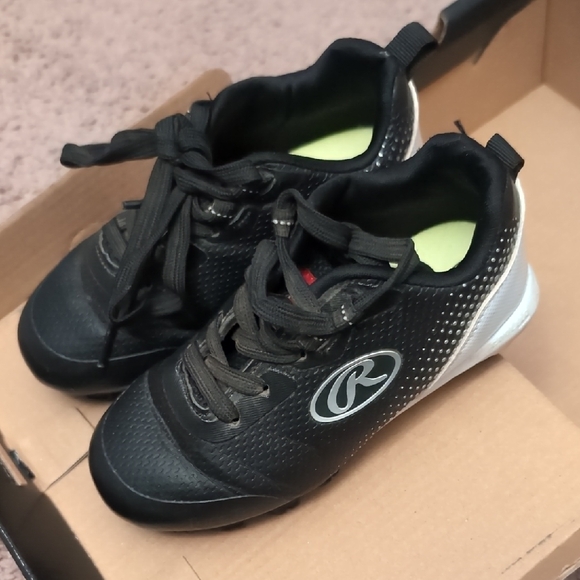 Baseball Cleats - Picture 3 of 5